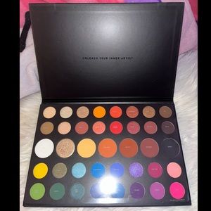 James Charles Morphe full sized pallet